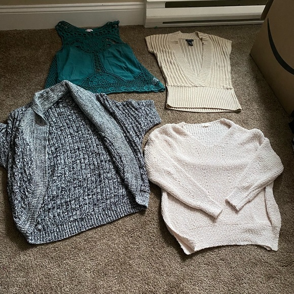 Womens name brand S/XS bundle - Picture 3 of 7